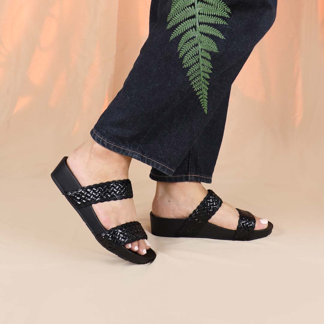 Model wearing black woven twin band flatform sandals indoors – Thomas Chan Pretty Essential lightweight sandals