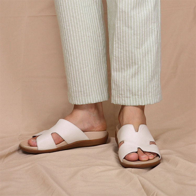 morandi inspired everyday wear idea with mint pants and ivory white colour Thomas Chan H strap slip-on slide sandals